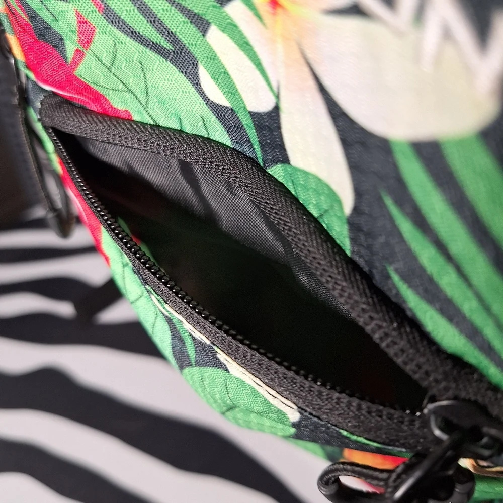 Vibedration Hydration Backpack w/o bladder - Tropical - Used